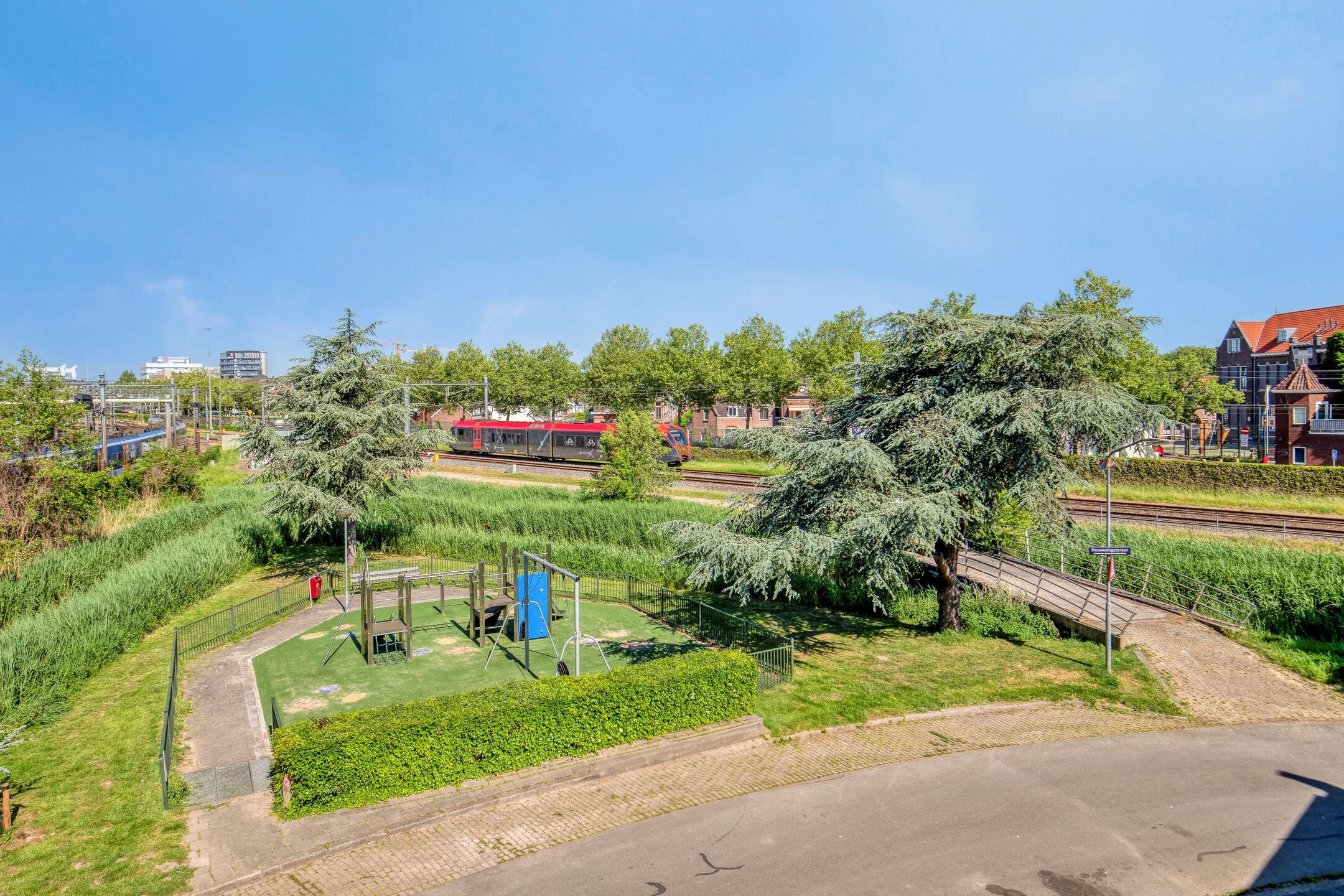 Foto 33 van Houweningestraat 6