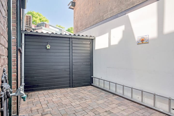 Photo 35 of Houweningestraat 6