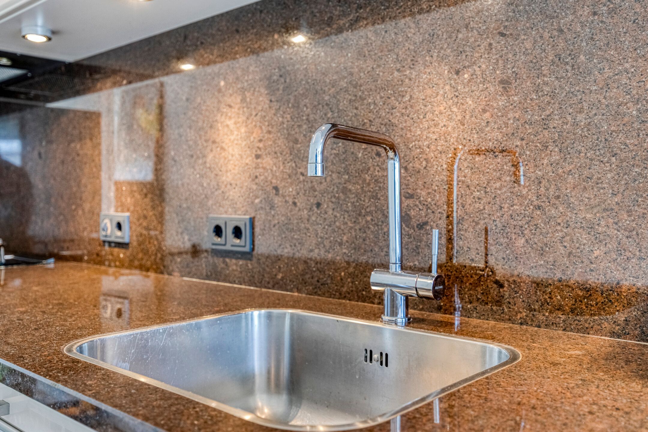 Foto 9 van Nienke van Hichtumplein 14