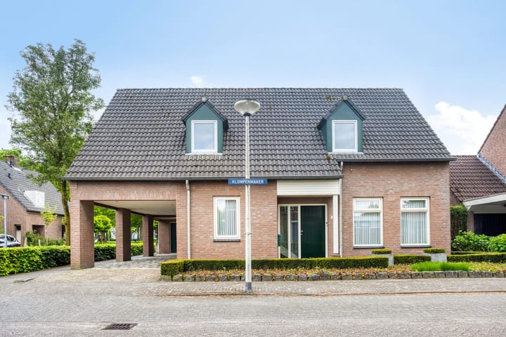 Foto 1 van Klompenmaker 32