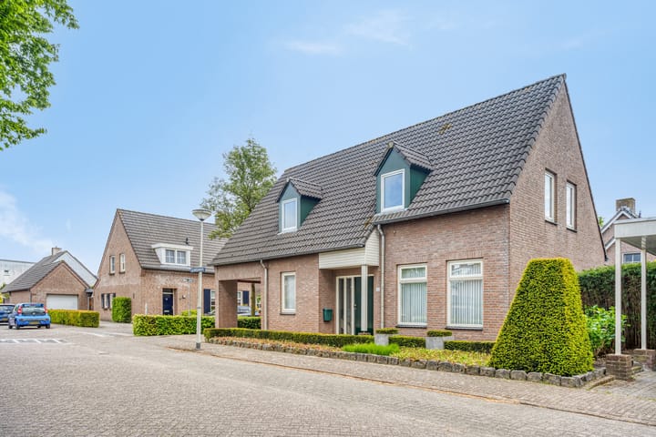 Foto 3 van Klompenmaker 32