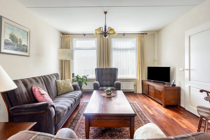 Foto 10 van Klompenmaker 32