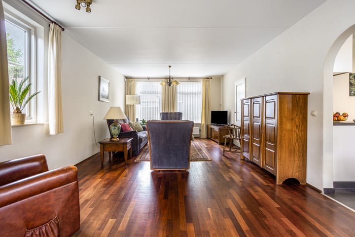 Foto 15 van Klompenmaker 32