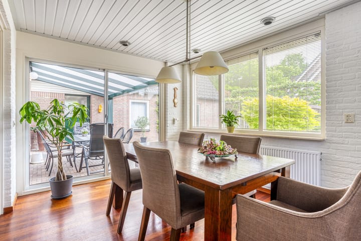 Foto 17 van Klompenmaker 32