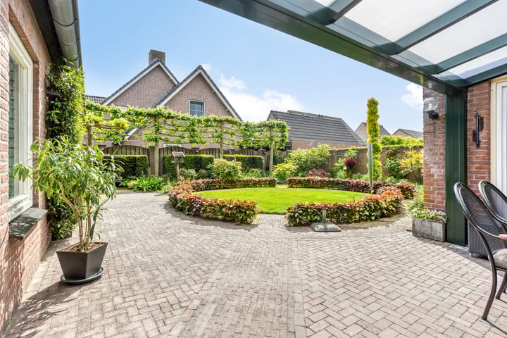 Foto 42 van Klompenmaker 32