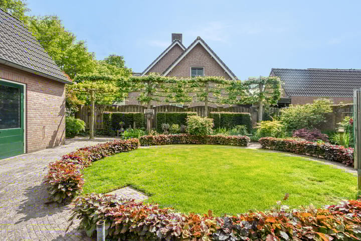 Foto 48 van Klompenmaker 32