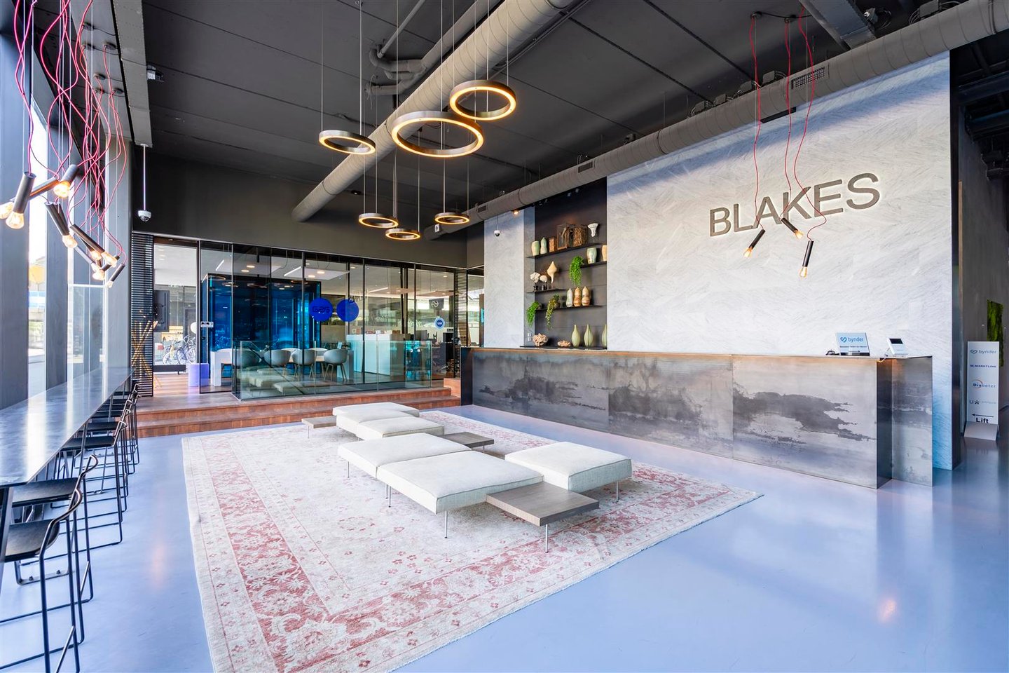 View photo 3 of Blaak 6