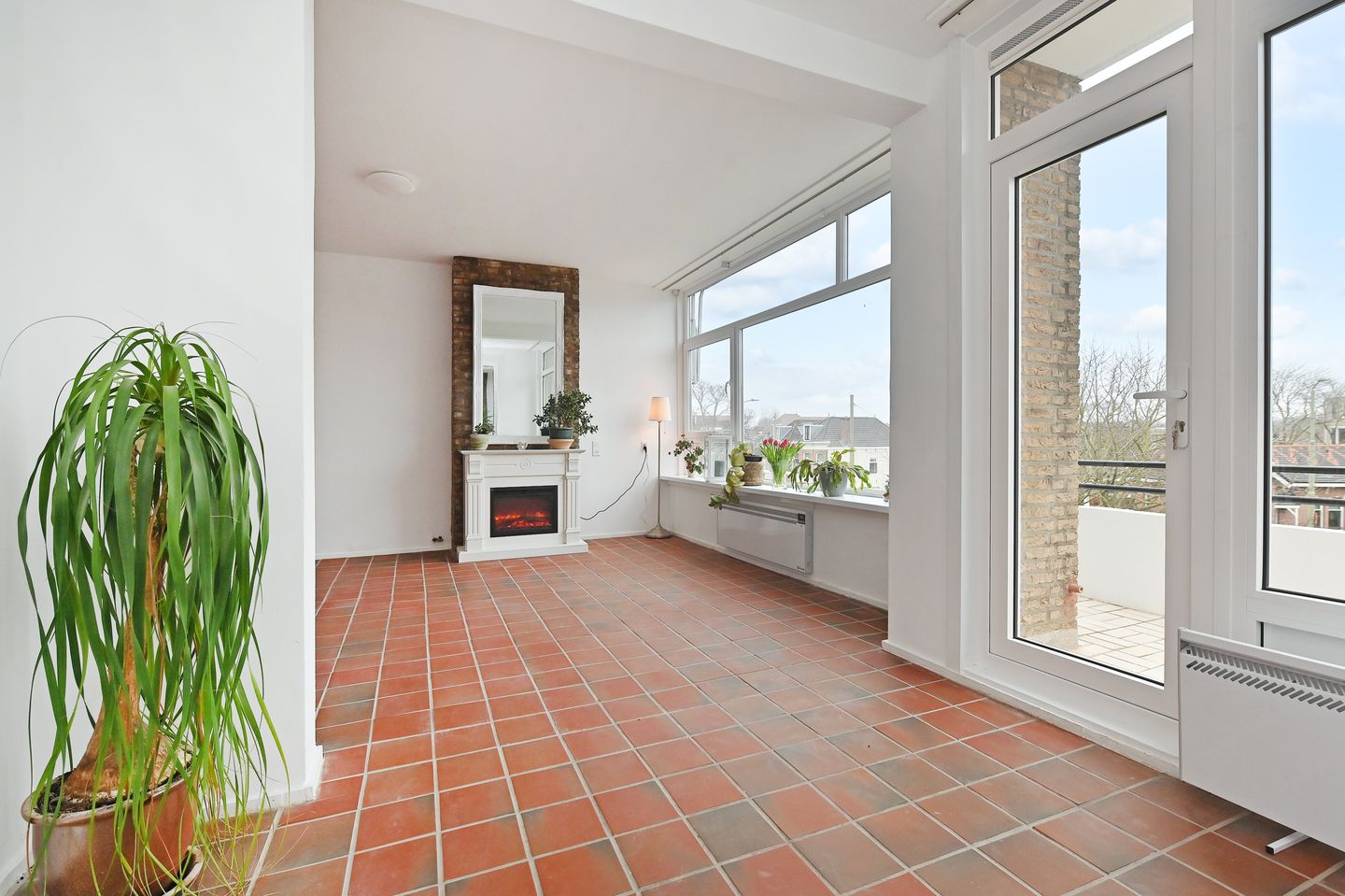 Photo 1 of Loosduinse Hoofdstraat 143