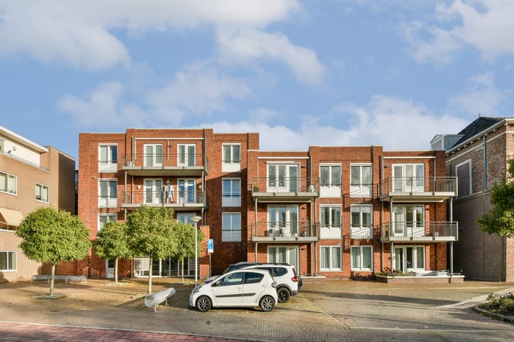 Photo 2 of Floralisplein 51