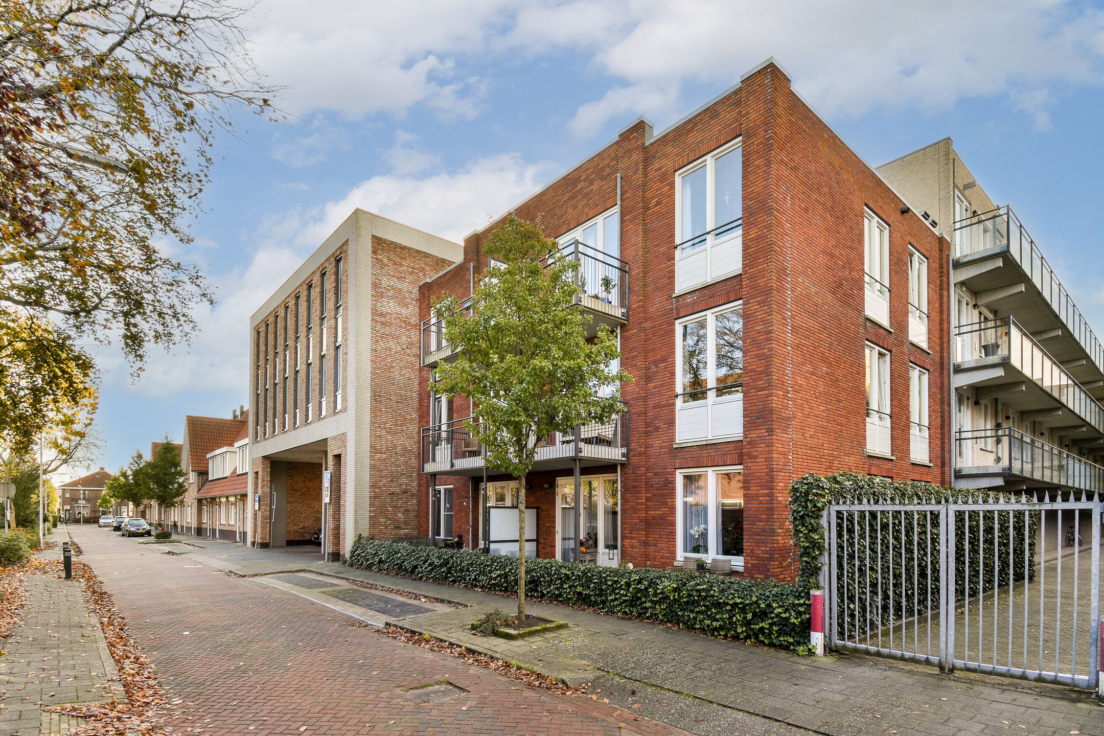 Photo 3 of Floralisplein 51