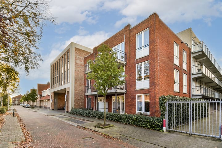 Photo 3 of Floralisplein 51