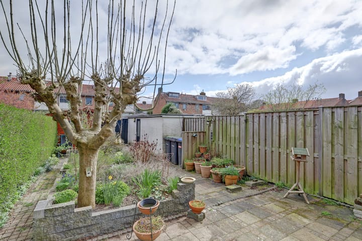 Foto 25 van Van Eedenstraat 11