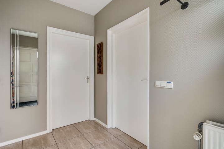 Photo 7 of Burgemeester Joostenlaan 9