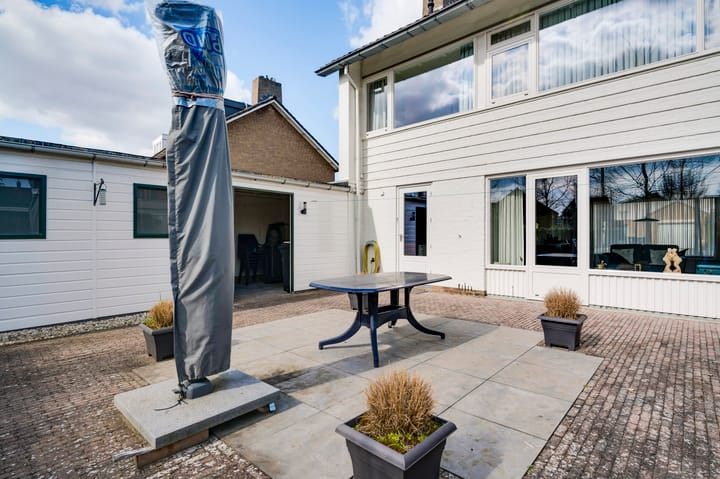 Photo 14 of Burgemeester Joostenlaan 9