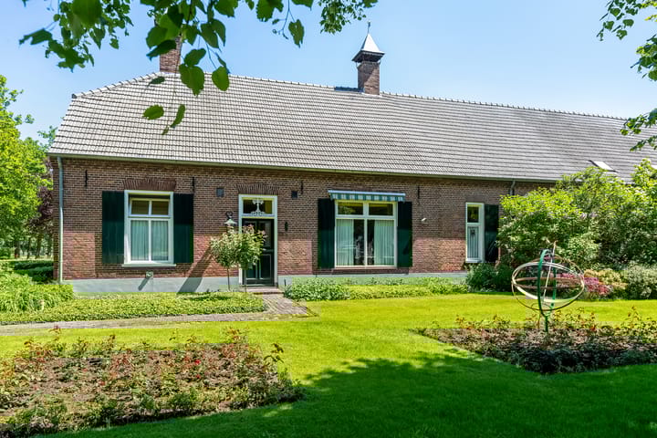 Photo 1 of Lodderdijk 13