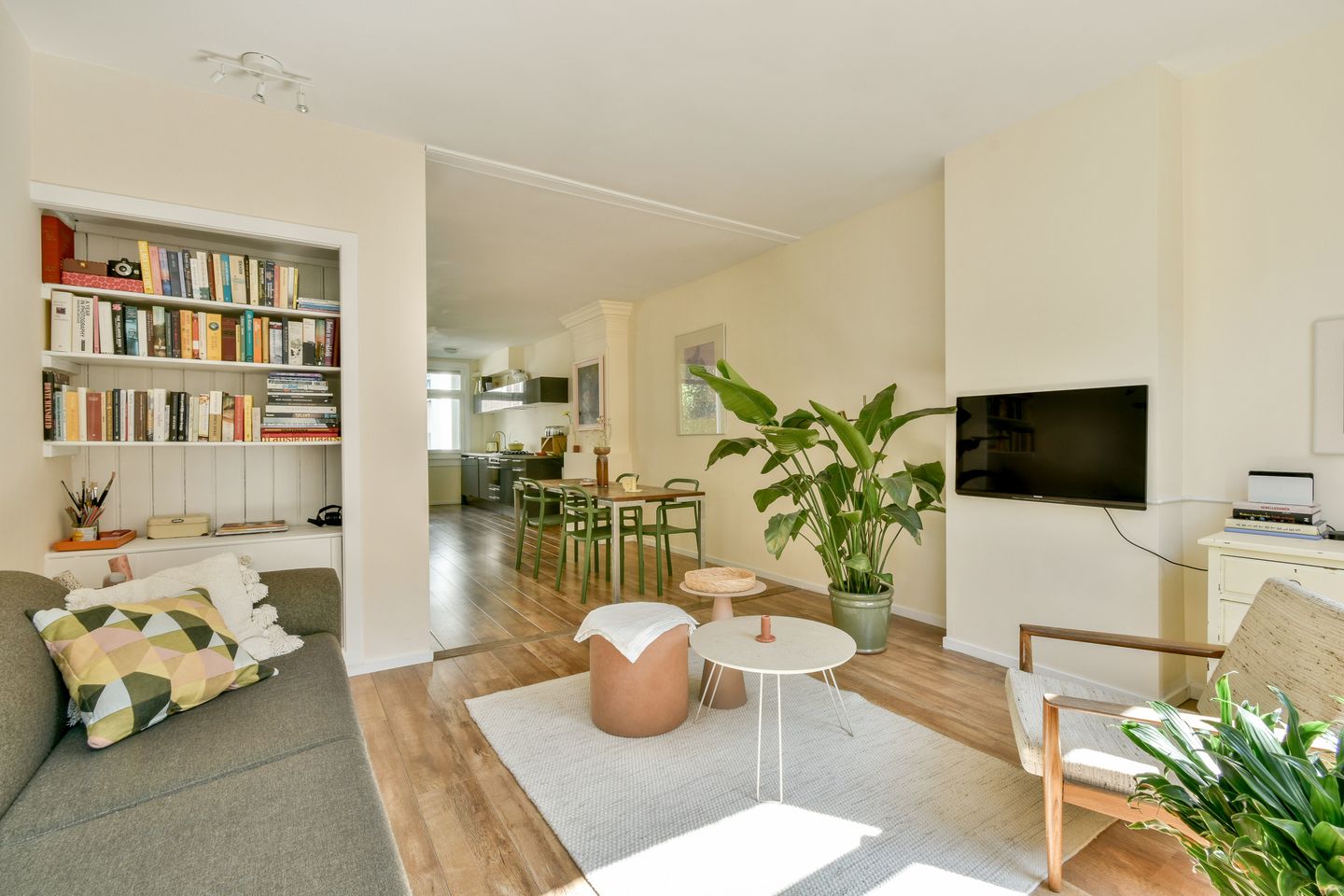 Foto 1 van Van Boetzelaerstraat 42-1