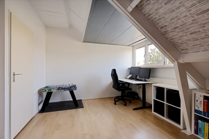 Photo 35 of Hoxma 48