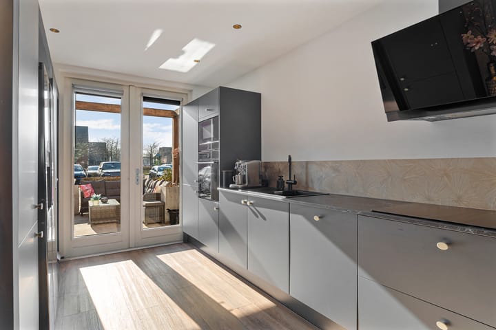 Foto 3 van Van Veendijk 8