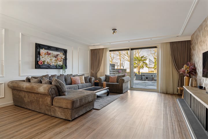 Foto 16 van Van Veendijk 8