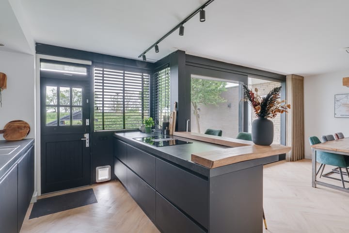 Foto 19 van Esdoornlaan 12