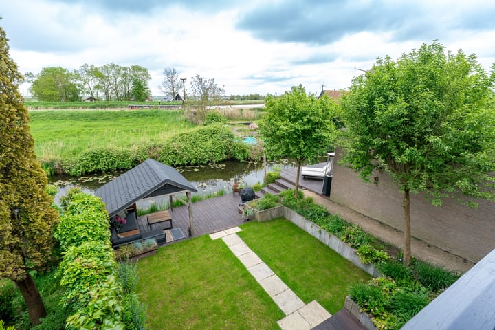 Foto 25 van Esdoornlaan 12