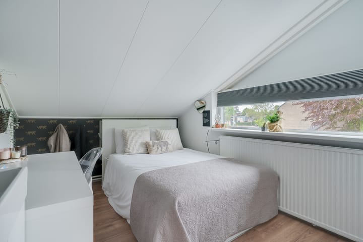 Foto 36 van Esdoornlaan 12