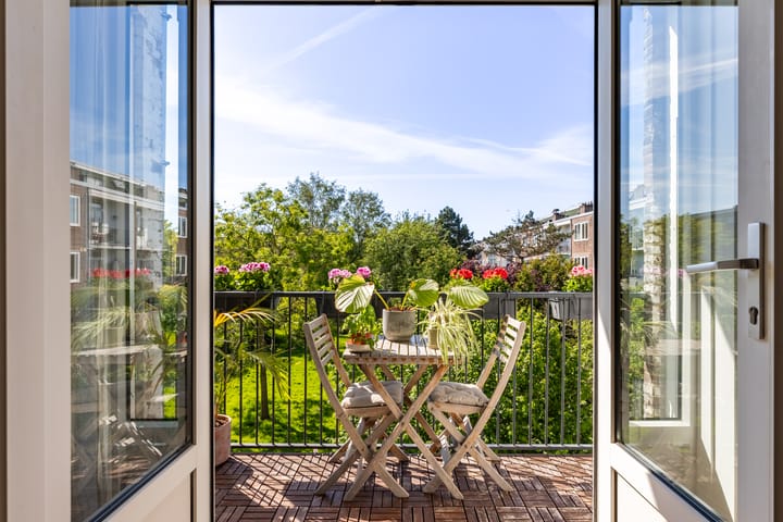 Photo 2 of Van Kinsbergenstraat 53-2