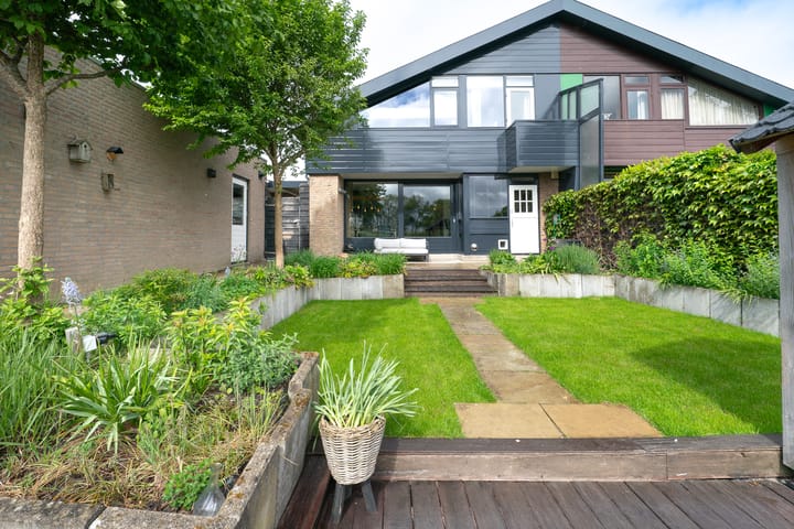 Foto 60 van Esdoornlaan 12