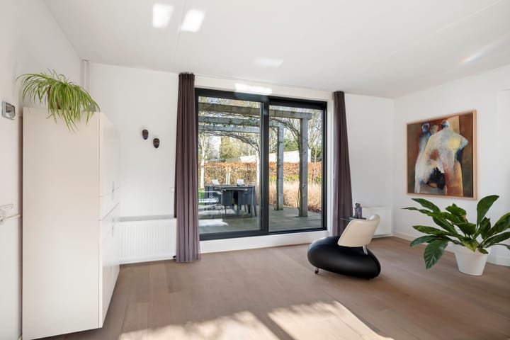 Foto 7 van Burg. Crommelinlaan 37