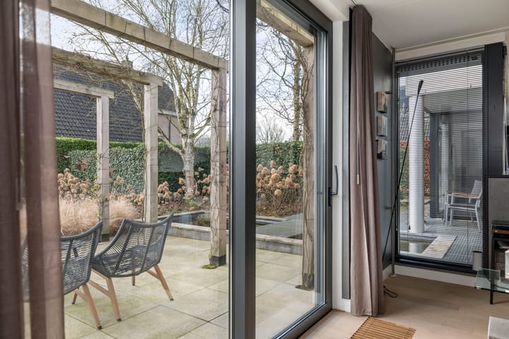 Foto 12 van Burg. Crommelinlaan 37