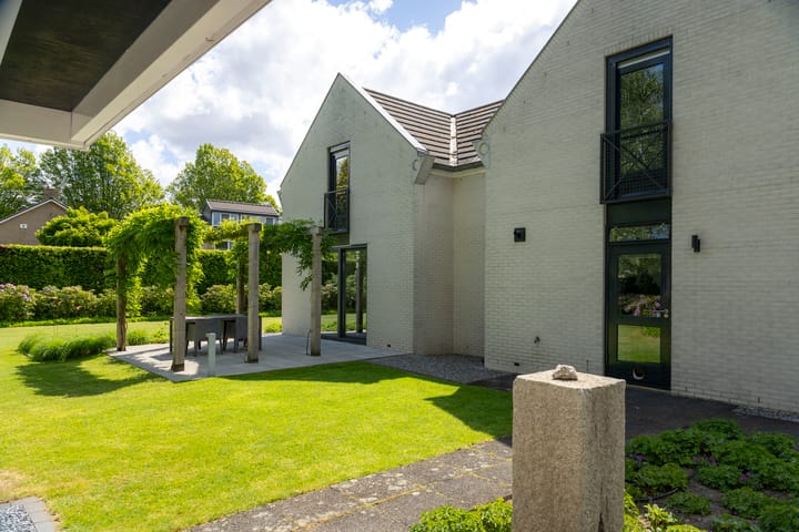 Foto 54 van Burg. Crommelinlaan 37