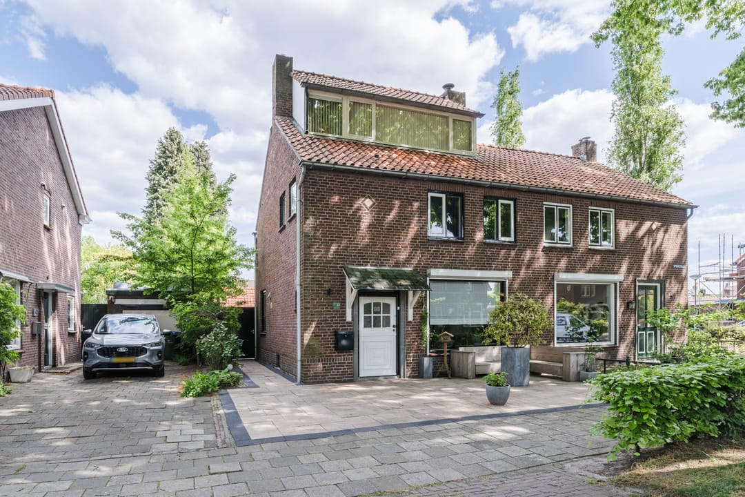 Foto 1 van Spoorstraat 27