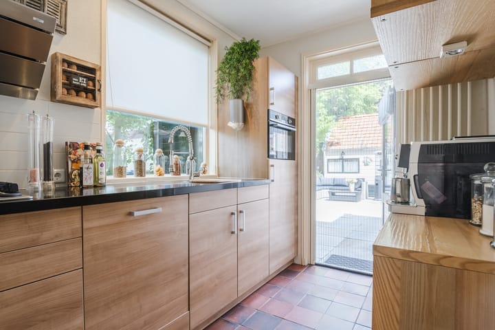 Photo 2 of Spoorstraat 27