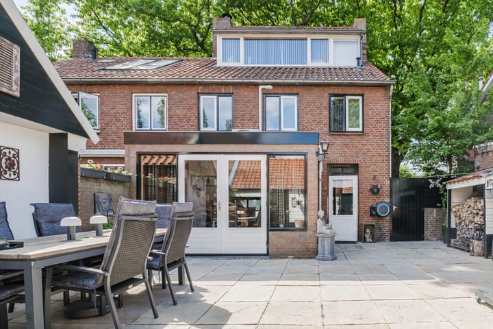 Photo 13 of Spoorstraat 27