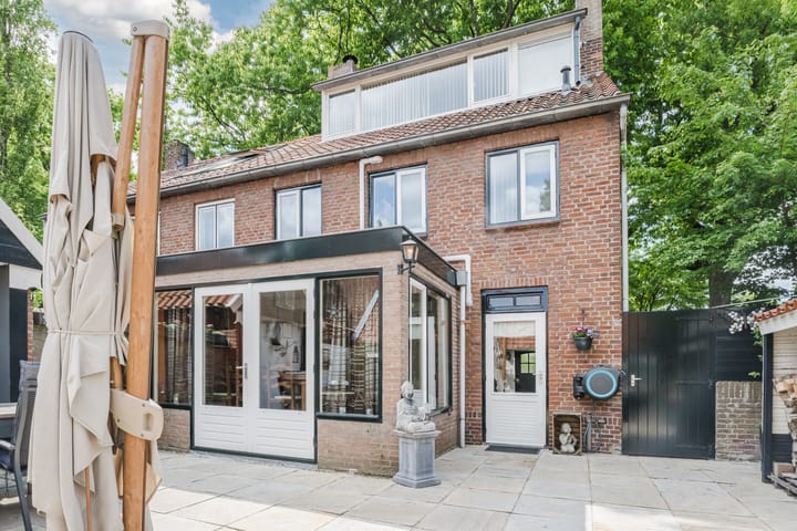 Photo 15 of Spoorstraat 27