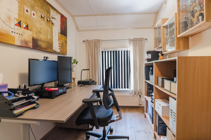 Photo 22 of Spoorstraat 27