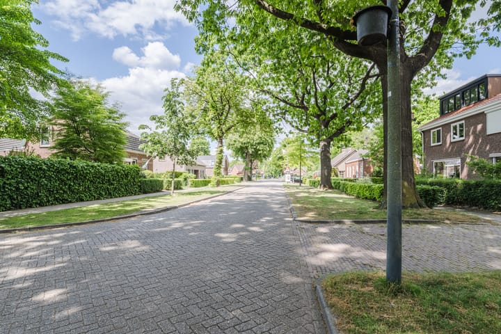 Photo 27 of Spoorstraat 27