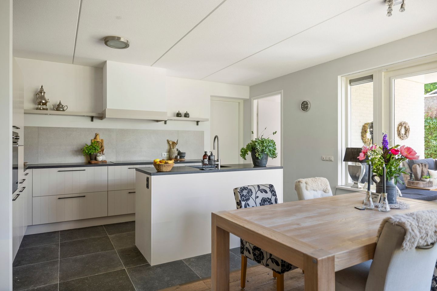 Photo 10 of Oranjelaan 57