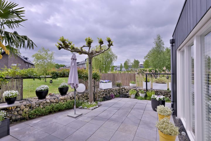 Foto 9 van M.C. Escherweg 47