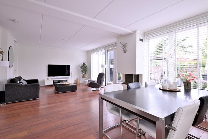 Foto 21 van M.C. Escherweg 47