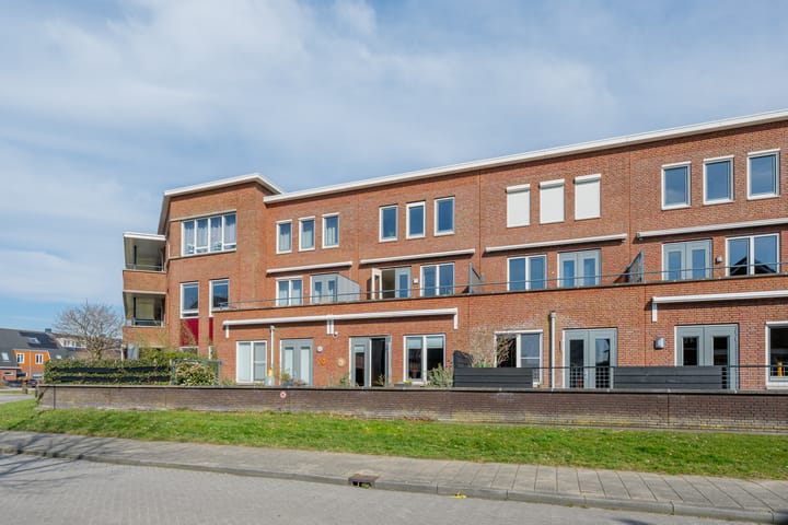 Foto 1 van Galerijmuur 32