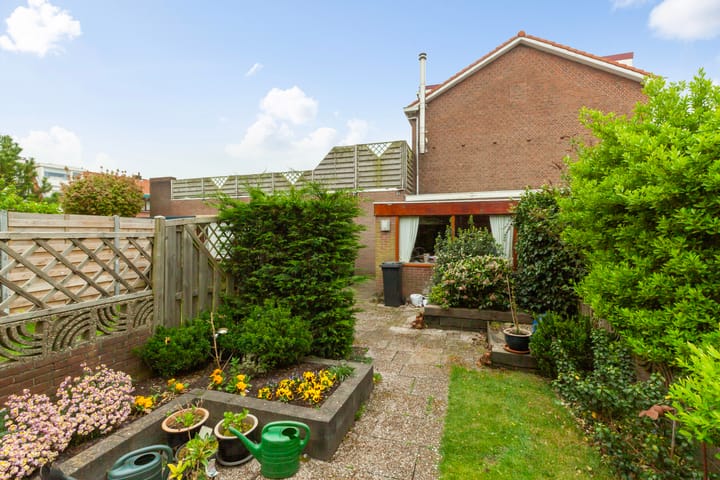 Photo 2 of Rozenlaan 58