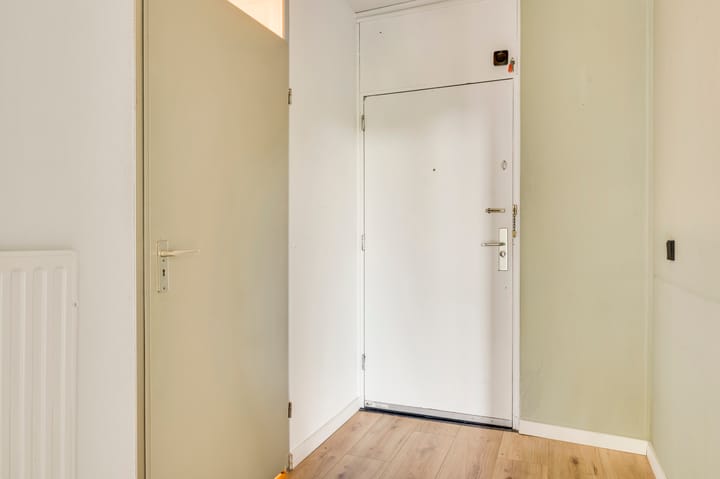 Photo 17 of Sauterneslaan 8-E