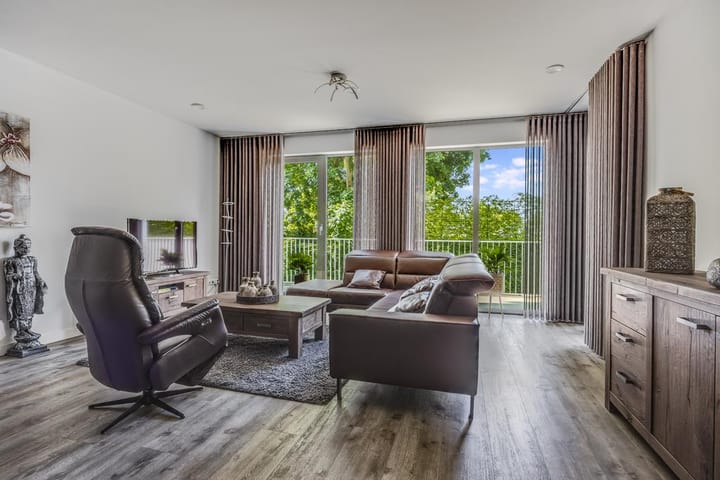 Photo 13 of Bredaseweg 10-A8