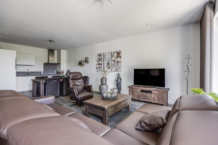 Photo 16 of Bredaseweg 10-A8