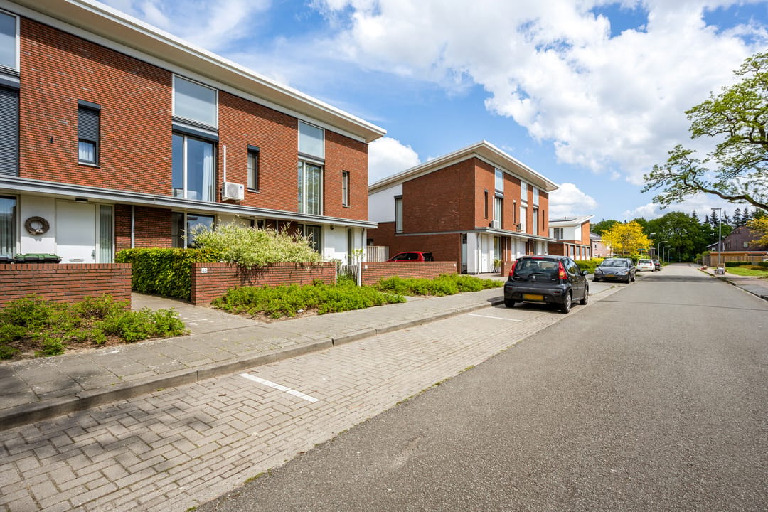 Photo 1 of Mr. C.L. Kniphorststraat 25