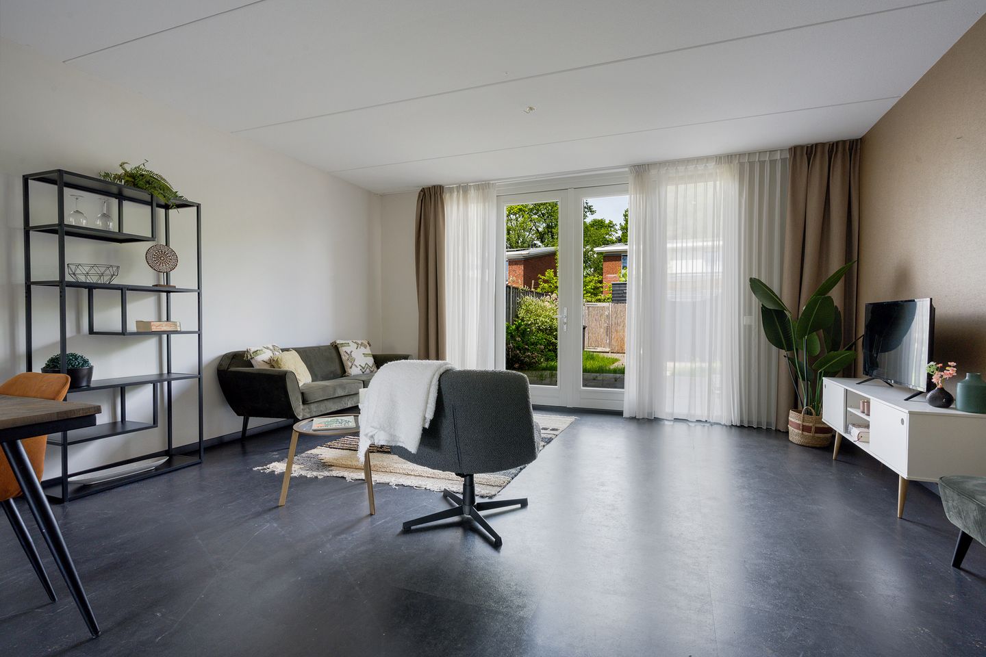Photo 5 of Mr. C.L. Kniphorststraat 25