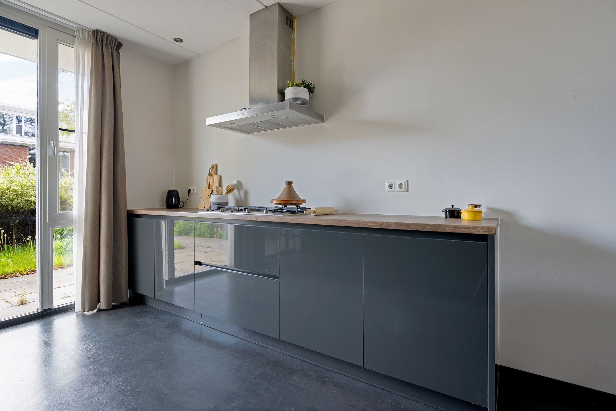 Photo 9 of Mr. C.L. Kniphorststraat 25