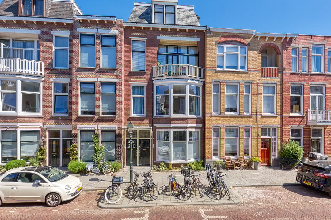 Photo 1 of Van Weede van Dijkveldstraat 49