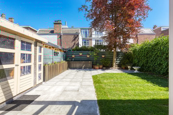 Photo 4 of Van Weede van Dijkveldstraat 49